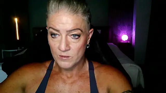 Snapshot of Devon2020 chatting on 01.07.26 Devon2020 online show from 01.07.26