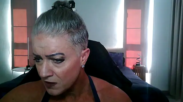 Snapshot of Devon2020 chatting on 01.13.26 Devon2020 online show from 01.13.26