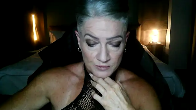 Snapshot of Devon2020 chatting on 01.14.26 Devon2020 online show from 01.14.26