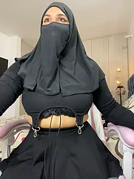 Snapshot of Jameela chatting on 12.08.24 Jameela online show from 12.08.24