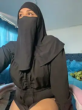 Snapshot of Jameela chatting on 01.09.25 Jameela online show from 01.09.25