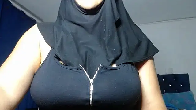 Snapshot of Jameela chatting on 01.19.25 Jameela online show from 01.19.25