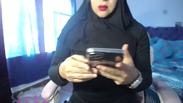 Snapshot of Jameela chatting on 01.22.25 Jameela online show from 01.22.25