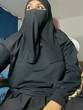 Snapshot of Jameela chatting on 02.05.25 Jameela online show from 02.05.25