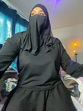 Snapshot of Jameela chatting on 02.10.25 Jameela online show from 02.10.25