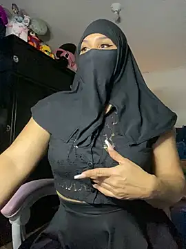 Snapshot of Jameela chatting on 02.27.25 Jameela online show from 02.27.25