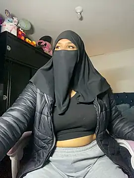 Snapshot of Jameela chatting on 03.03.25 Jameela online show from 03.03.25