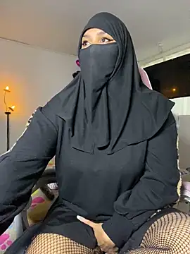 Snapshot of Jameela chatting on 03.06.25 Jameela online show from 03.06.25