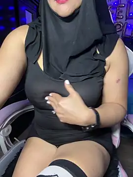 Snapshot of Jameela chatting on 10.14.25 Jameela online show from 10.14.25