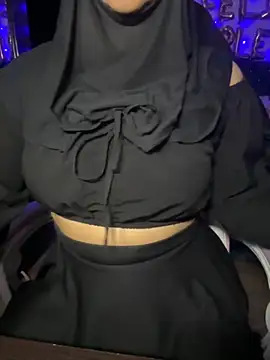 Snapshot of Jameela chatting on 10.15.25 Jameela online show from 10.15.25