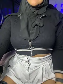 Snapshot of Jameela chatting on 10.26.25 Jameela online show from 10.26.25