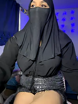 Snapshot of Jameela chatting on 11.23.25 Jameela online show from 11.23.25