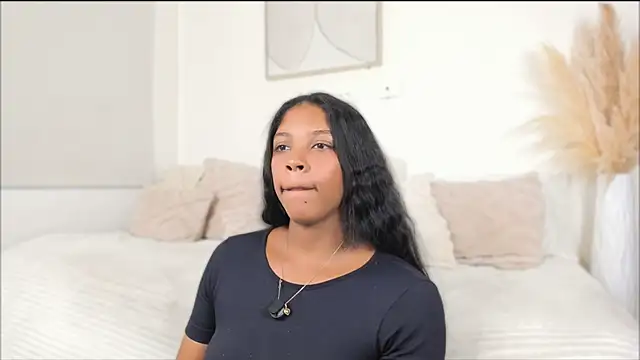 ZOEGARNER01 online show from 04.16.26