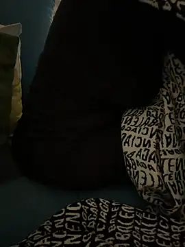 Snapshot of Allys chatting on 12.18.24 Allys online show from 12.18.24