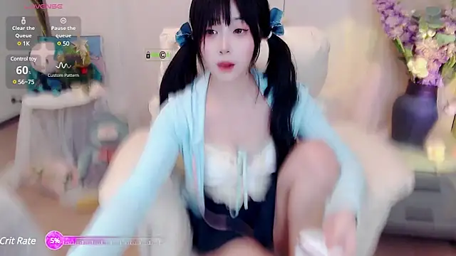 Snapshot of yoyoyo_99 chatting on 01.28.25 yoyoyo 99 online show from 01.28.25