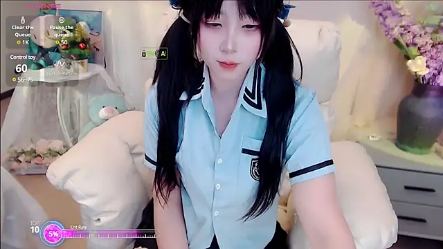 Snapshot of yoyoyo_99 chatting on 01.31.25 yoyoyo 99 online show from 01.31.25