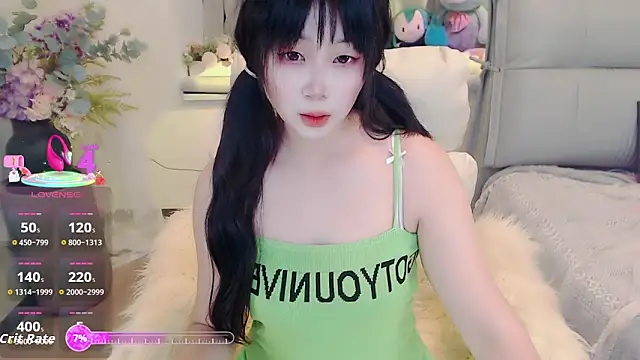 Snapshot of yoyoyo_99 chatting on 09.25.25 yoyoyo 99 online show from 09.25.25