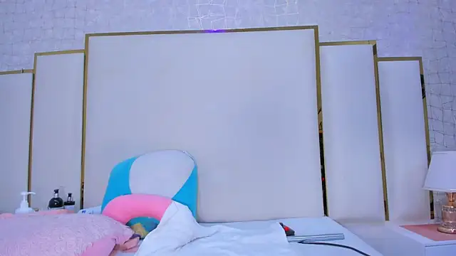 paola rodriguez online show from 11.26.25