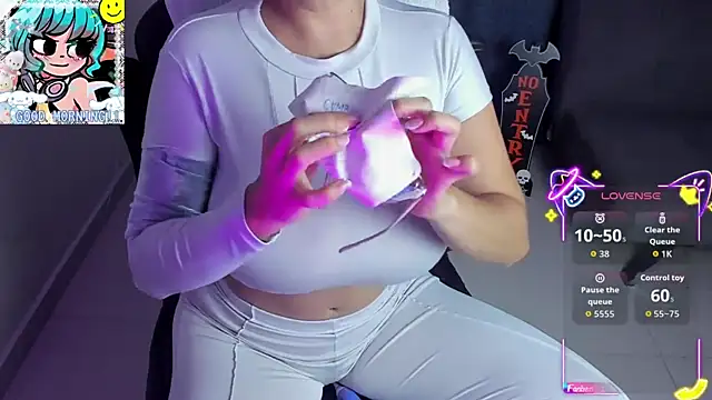 Snapshot of Roxy_clark chatting on 10.22.25 Roxy clark online show from 10.22.25