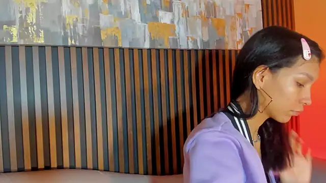 LauraAristizabal online show from 12.20.25