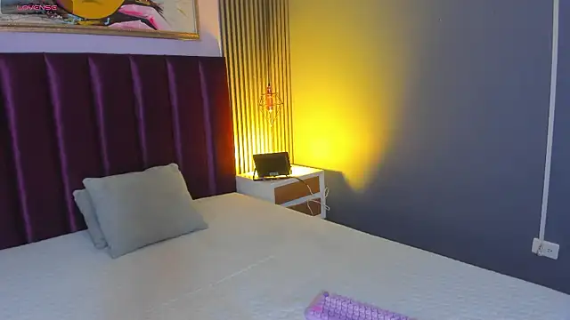 LauraAristizabal online show from 04.12.26