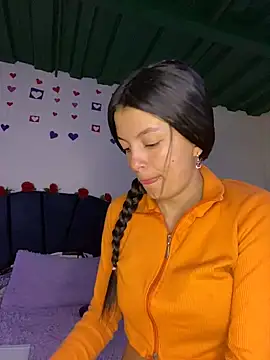 Meghan320 online show from 02.18.25