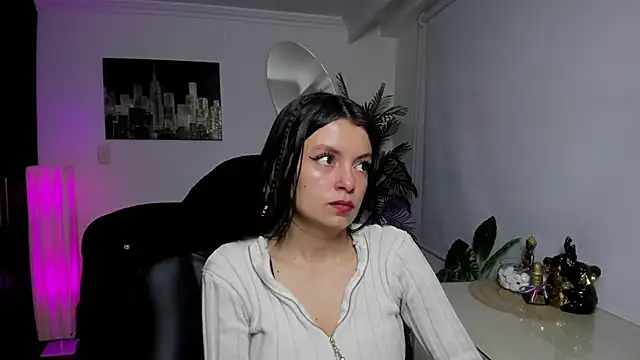 Meghan320 online show from 10.14.25