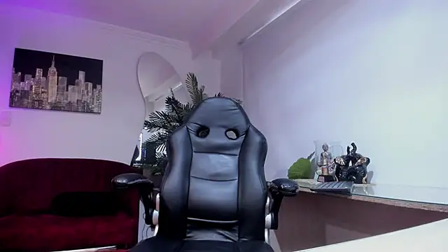 Meghan320 online show from 04.20.26