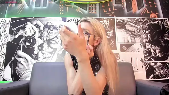 Snapshot of Victoria_Badgal_ chatting on 01.28.25 Victoria Badgal online show from 01.28.25