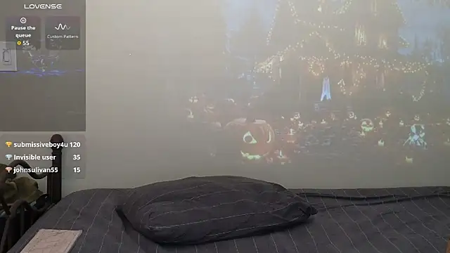 Snapshot of CharlotteDoe chatting on 10.29.25 CharlotteDoe online show from 10.29.25