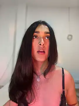 MiahWindsor online show from 10.31.25