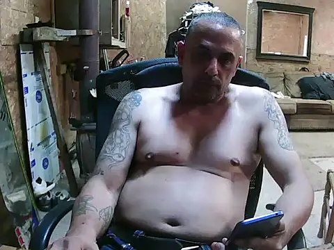 Snapshot of hardcok4u2abuse40 chatting on 09.23.25 hardcok4u2abuse40 online show from 09.23.25