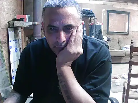 Snapshot of hardcok4u2abuse40 chatting on 10.13.25 hardcok4u2abuse40 online show from 10.13.25