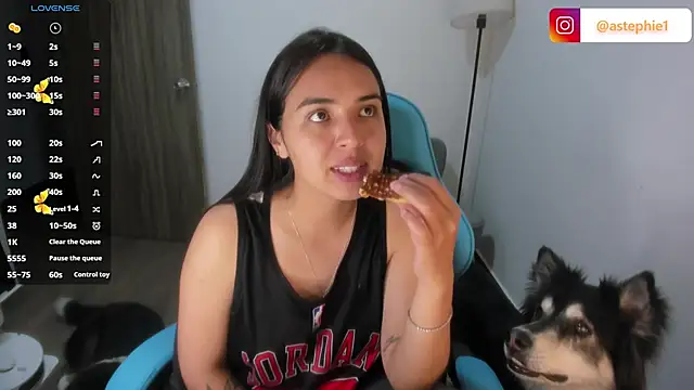 Miss Nicole online show from 01.11.26