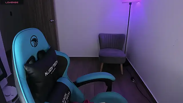 Miss Nicole online show from 02.15.26