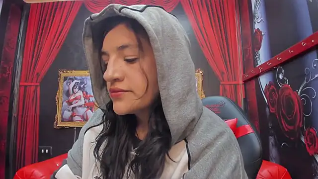 AmaiaDavies online show from 12.11.24