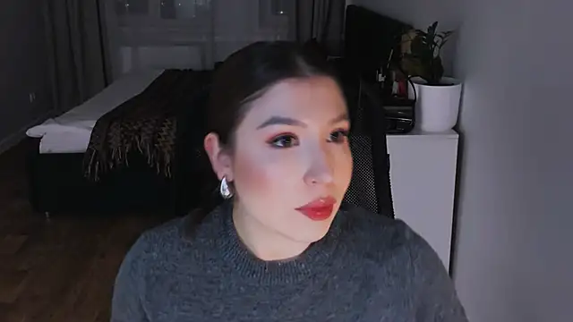 Eva Chris online show from 10.24.25