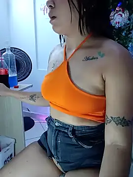 Snapshot of KIannaNicole chatting on 01.04.25 KIannaNicole online show from 01.04.25