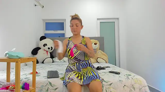 Snapshot of SEJMET_LOVE_ chatting on 01.11.25 SEJMET LOVE online show from 01.11.25