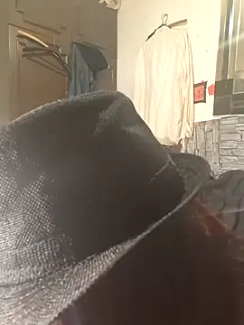 Snapshot of dominatrixredsonyja chatting on 12.04.24 dominatrixredsonyja online show from 12.04.24