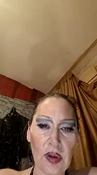 Snapshot of dominatrixredsonyja chatting on 02.15.25 dominatrixredsonyja online show from 02.15.25