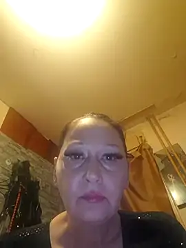 Snapshot of dominatrixredsonyja chatting on 11.29.25 dominatrixredsonyja online show from 11.29.25