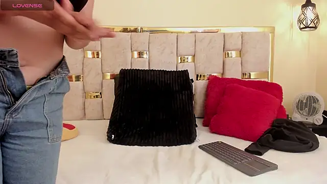 Snapshot of ttata_3 chatting on 01.15.25 ttata 3 online show from 01.15.25