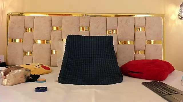 Snapshot of ttata_3 chatting on 09.25.25 ttata 3 online show from 09.25.25