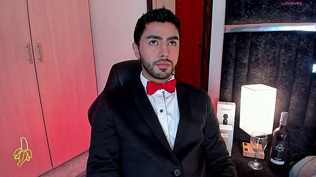 Snapshot of ItsMeEros chatting on 02.14.25 ItsMeEros online show from 02.14.25