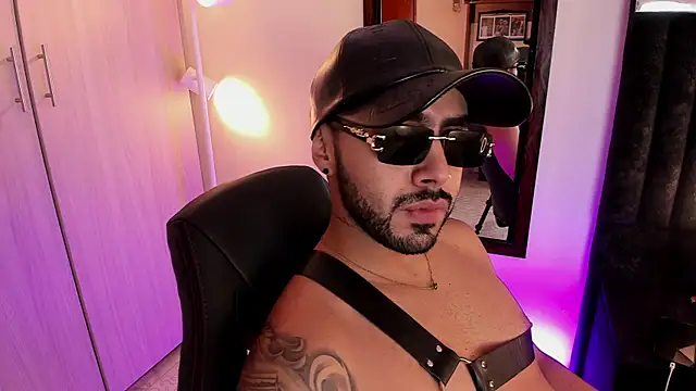 ItsMeEros online show from 11.18.25