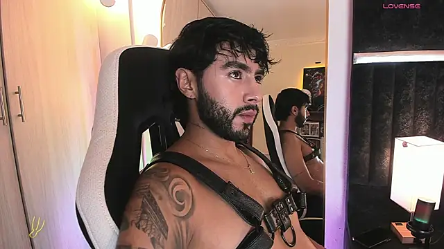 Snapshot of ItsMeEros chatting on 07.06.26 ItsMeEros online show from 07.06.26