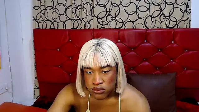 Snapshot of dirtydolltsx chatting on 10.18.25 dirtydolltsx online show from 10.18.25