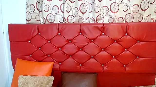 Snapshot of dirtydolltsx chatting on 11.12.25 dirtydolltsx online show from 11.12.25