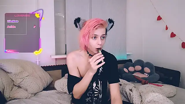 Littlepinkcat online show from 04.11.26